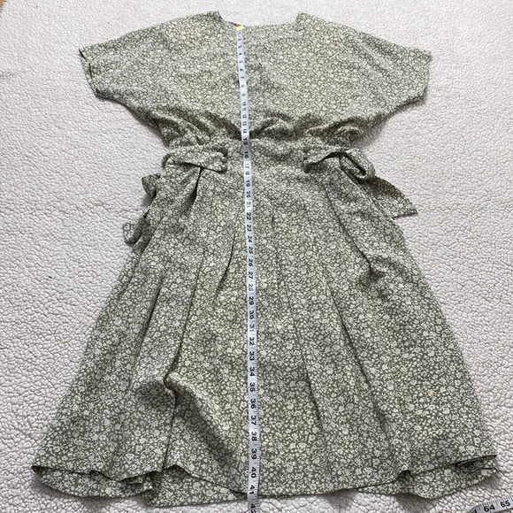 Vintage Sage Green Floral Short Sleeve MIDI Dress Size Medium (9) - Picture 12 of 16